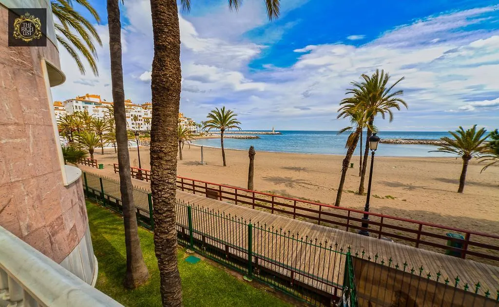 Banus Beach Apartmentsマルベーリャ アパートホテル マルベーリャ