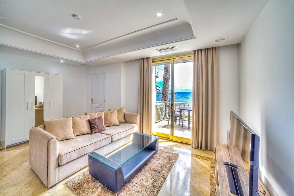 Banus Beach Apartmentsマルベーリャ アパートホテル