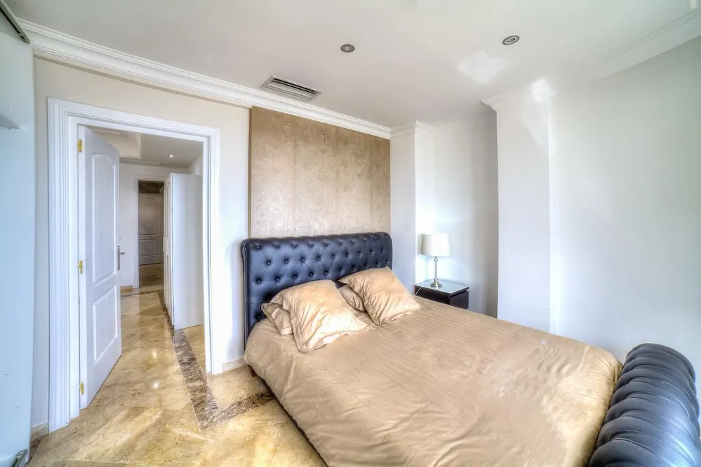 Banus Beach Apartmentsマルベーリャ