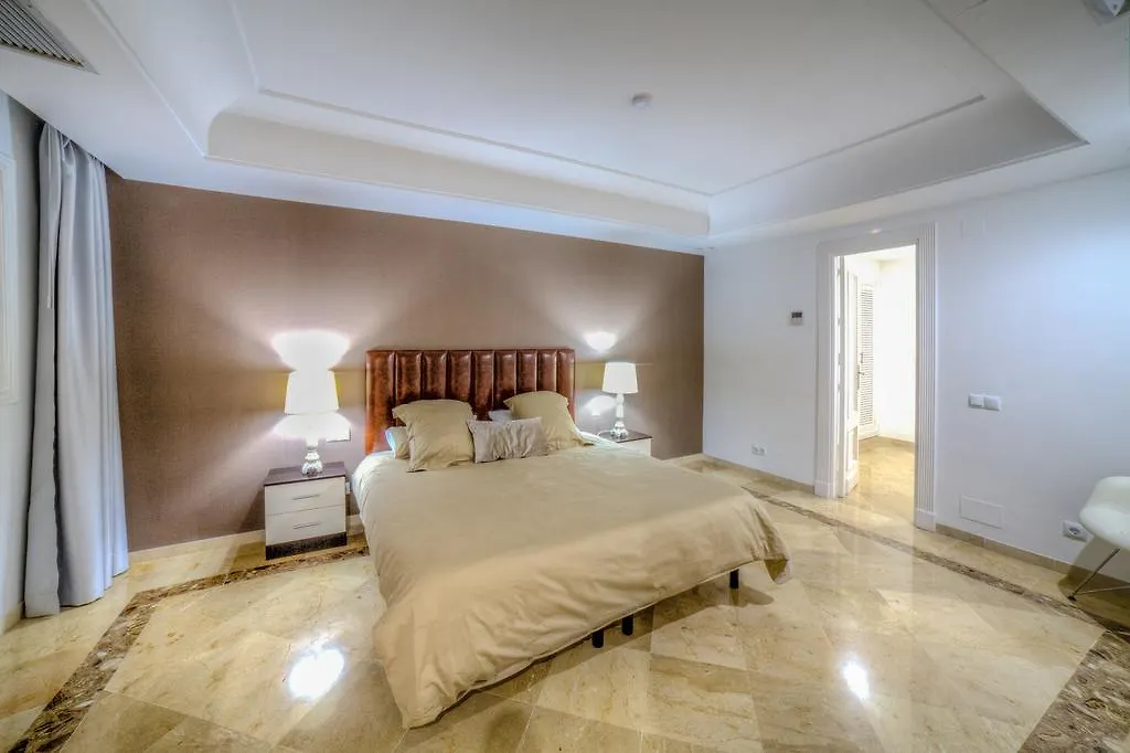 Banus Beach Apartmentsマルベーリャ スペイン