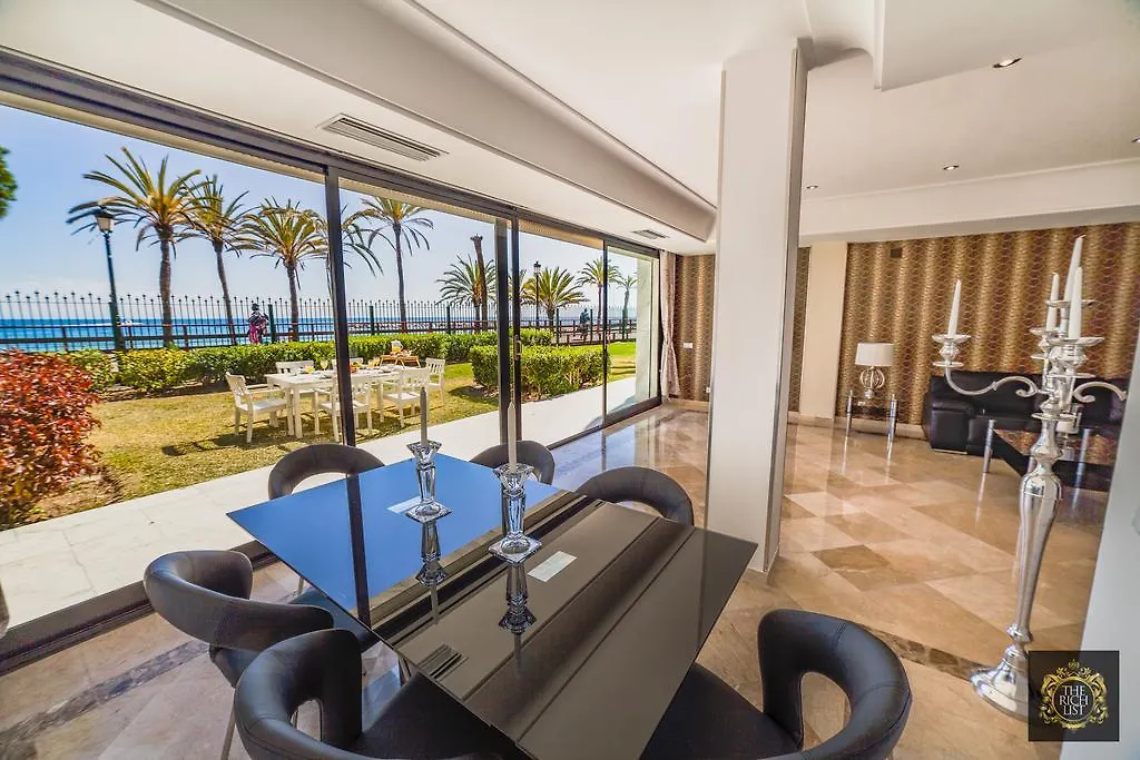 Banus Beach Apartmentsマルベーリャ アパートホテル