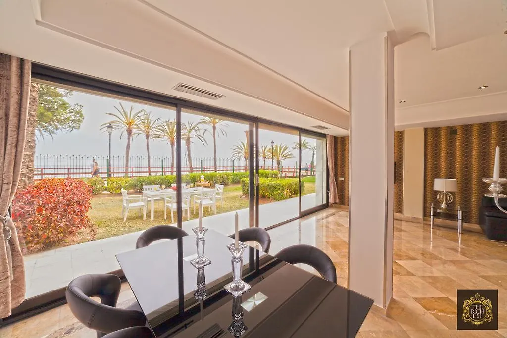 Banus Beach Apartmentsマルベーリャ アパートホテル