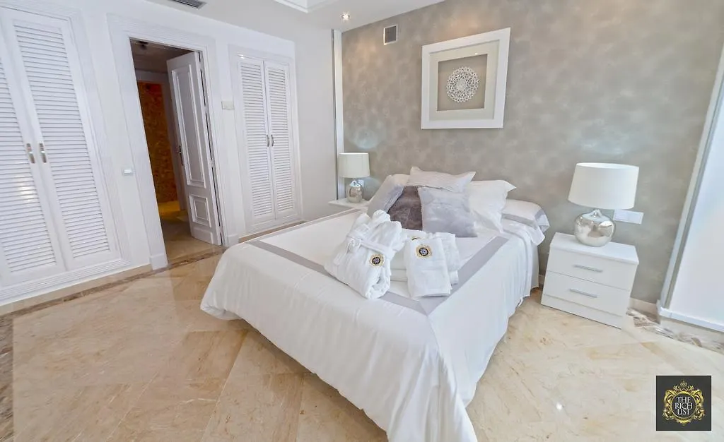 アパートホテル Banus Beach Apartmentsマルベーリャ