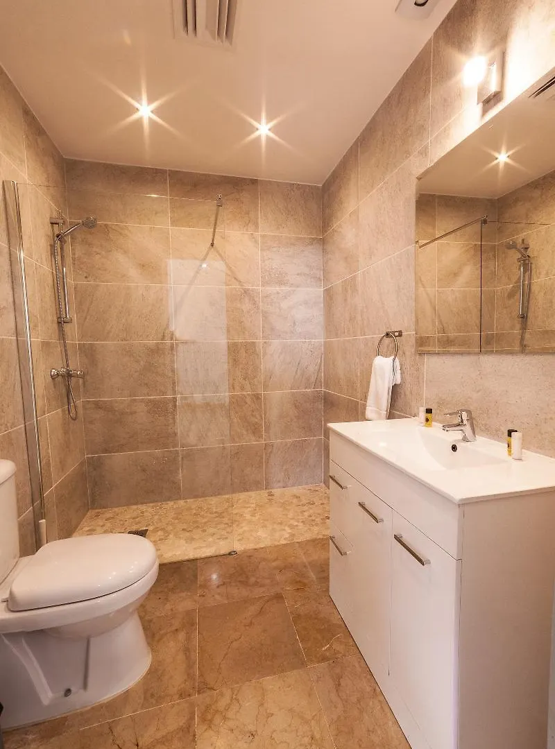Banus Beach Apartmentsマルベーリャ アパートホテル マルベーリャ